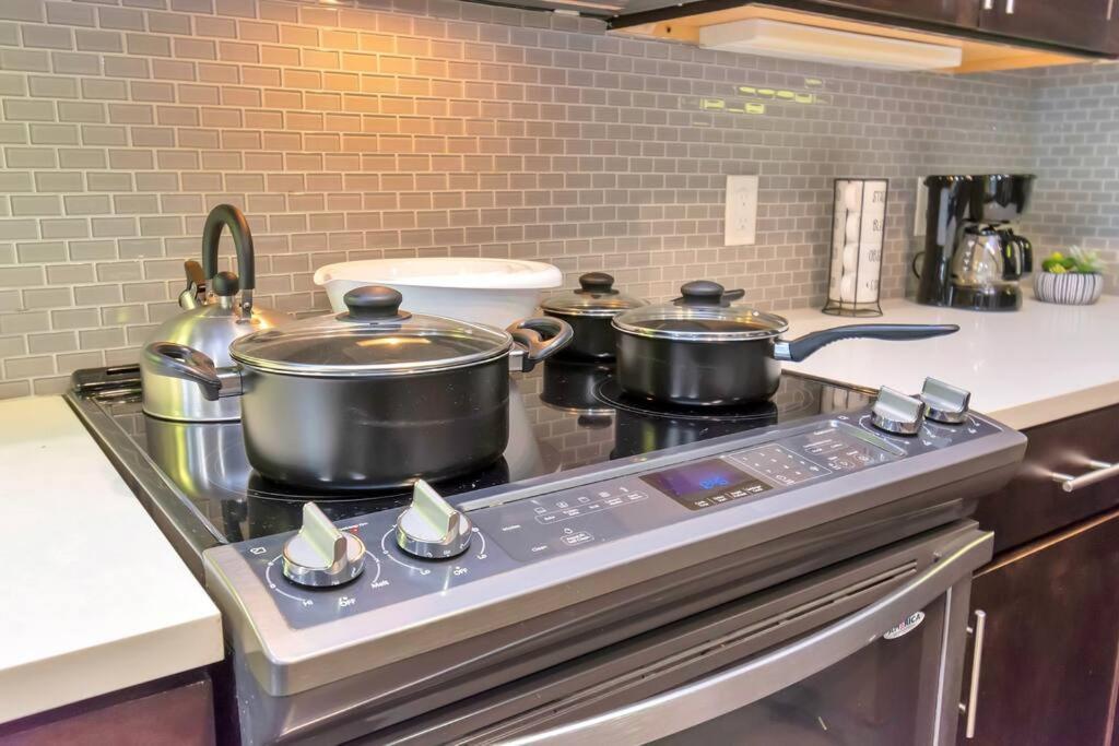 Penthouse Cool-Oasis-In-Houston-Rental Car Available-View-Great-Sleep المظهر الخارجي الصورة